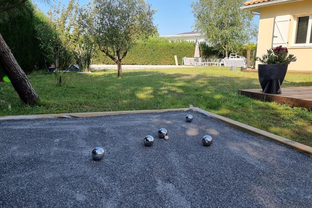 Ares, Villa Mapouchet, Piscine Eksteriør billede